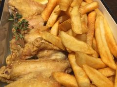 美式风味炸鸡翅配薯条-MIKAKU(万达广场上海宝山店)