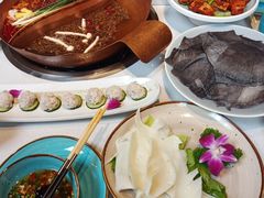-墨居上隐·院子里火锅(峨眉店)