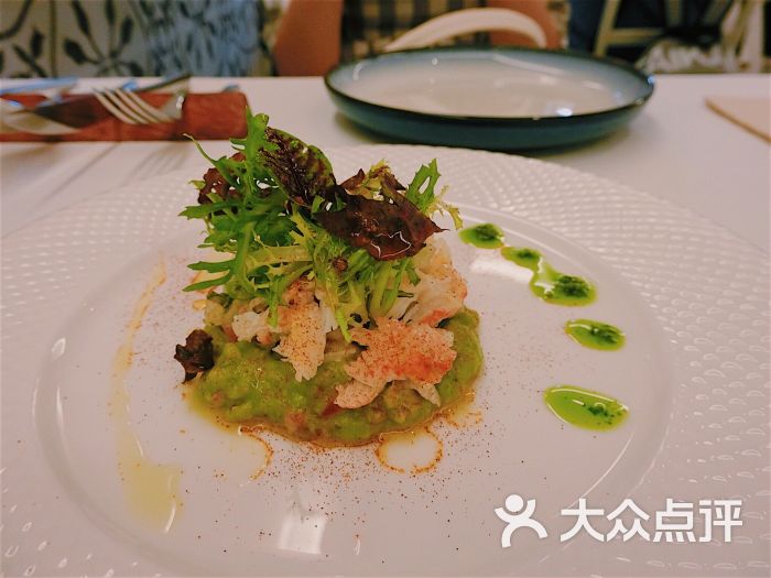 牛油果蟹肉塔塔