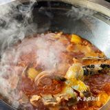 小土豆们，不去尔滨也能吃到东北铁锅炖❗