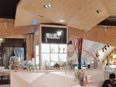 -新华里咖啡书吧(新华书店小寨店)