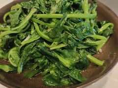 蒜蓉炒豆苗皇-凯悦酒家