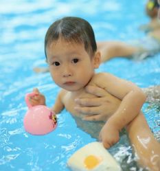 -龙格亲子游泳·水育早教运动中心(泰州海陵店)