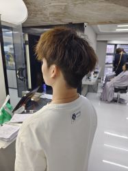 -宫铭烫发染发接发店