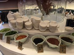 自助调料区-三人行骨头王火锅(长寿店)