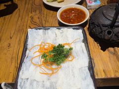 -老牌坊云南鱼豆花火锅(爱建店)
