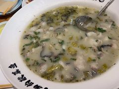 -严记小天府酸菜鱼(西四路店)