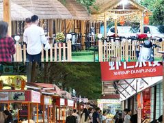 -三亚火车头万人海鲜广场