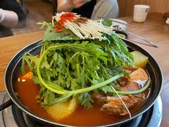 土豆排骨火锅-喇喇排骨火锅·传统韩式脊骨汤(望京西园总店)