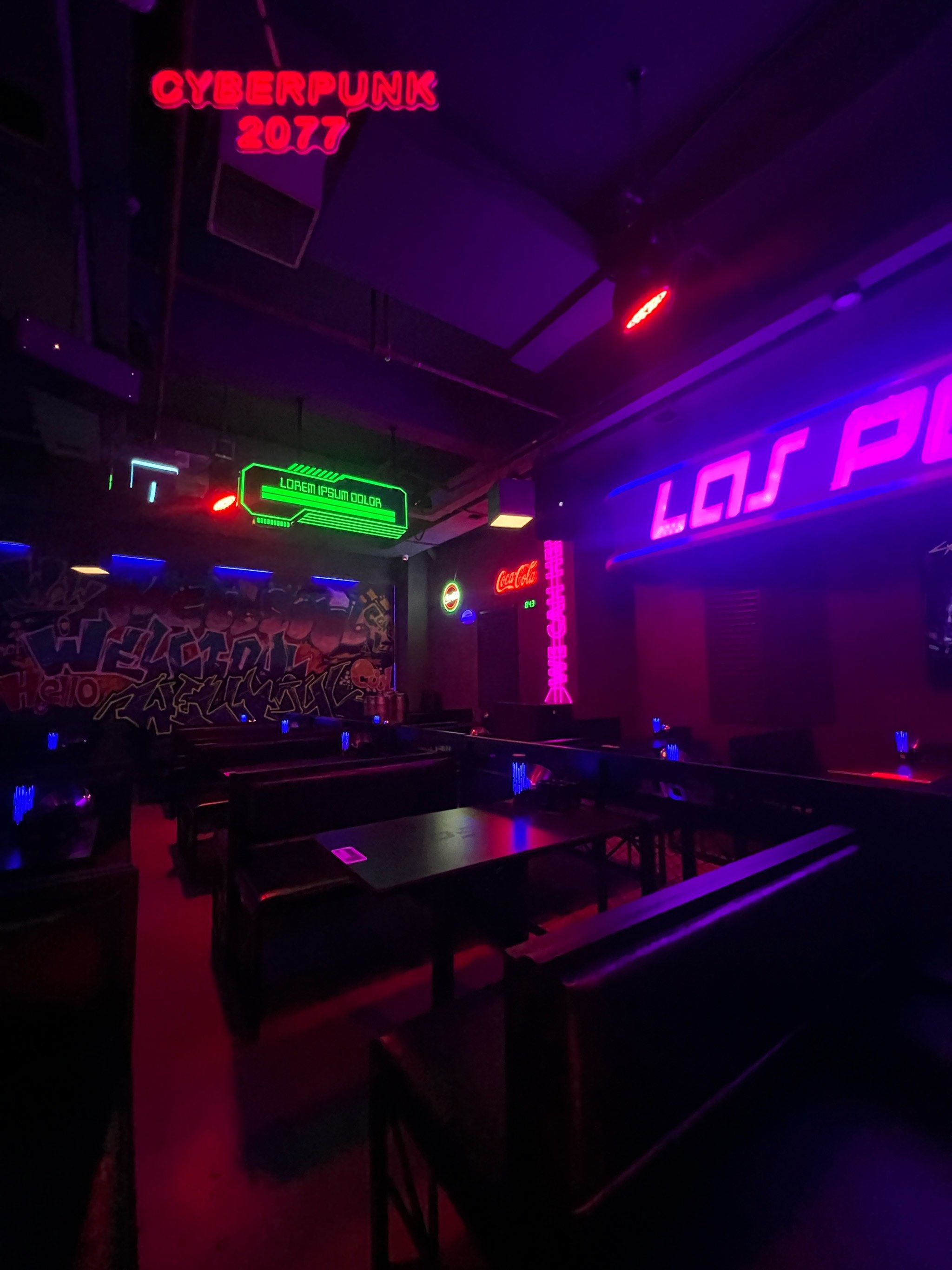 来金山不能错过的赛博朋克酒吧!