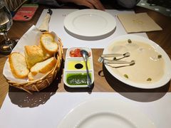 餐前面包配三种抹酱-CAPARESH開府莱舍(望京金辉店)
