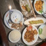 装修风格很朴素，就像菜的价格一样，集美们，快快行动起来