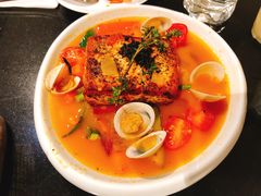 香煎三文鱼配时蔬海鲜汤-TIAGO HOME KITCHEN(朝阳大悦城店)