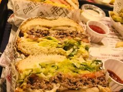 -The Habit Burger Grill 哈比特汉堡(复兴soho店)