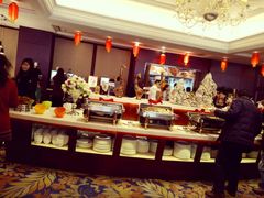 -凤冠假日酒店自助餐