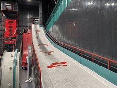 -极限PLAY运动娱乐新世界·团建派对表演休闲馆·室内高空游乐园