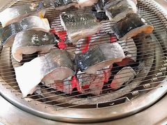 -围炉肉舍•炭烤活鳗•丹东海鲜烤肉(步行街店)