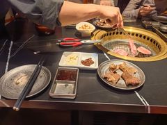 -山川小町·极番烧肉(新地假日广场店)