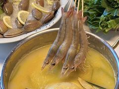 浓汤原只花胶鸡煲-鲜入围煮花胶鸡海鲜火锅