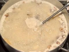 -尚尚仙·酸汤猪手·猪肚鸡火锅(华联万柳购物中心店)