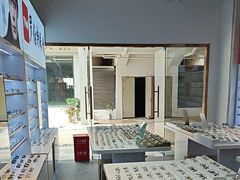 -罗伯特眼镜·蔡司官方授权(前海桂湾店)