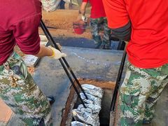 -满記土窑烧鷄波浪山莊
