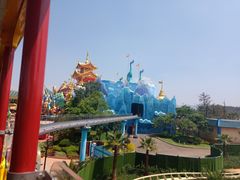 -七彩云南欢乐世界