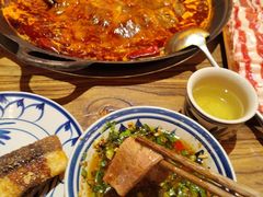 -旧街市鲜货老火锅(大光路店)