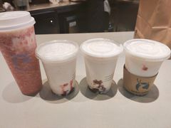 -瑞幸咖啡(岳家嘴地铁站店)