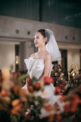 -曼青婚纱礼服馆