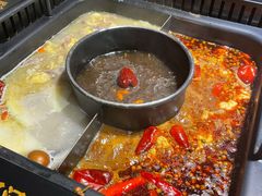-老牌坊云南鱼豆花火锅(哈西万达店)