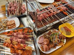 -哈尔滨小酒馆·鲜肉现穿自助烧烤(康新花园店)