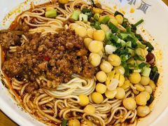 -八一路好吃街(雨田商务大厦店)