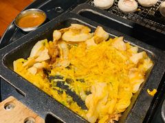 招牌五花配酸菜-伍丁·烤牛肋(和平东桥店)