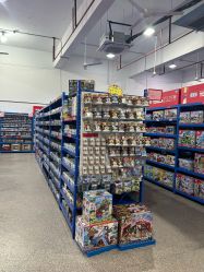 -逝水玩具折扣店