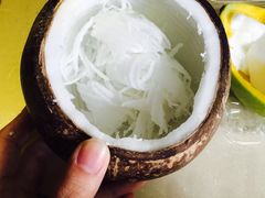-志龙皇冠吃货椰子铺