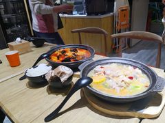 -极有家小鱼小鸡石锅煲(佳兆业店)