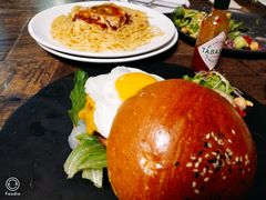 -HIGH FIVE哈福手工汉堡(桂林路店)