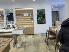 -三目眼镜·蔡司视觉合作店(青浦宝龙店)