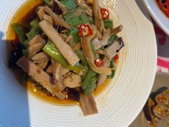 -肥肥虾庄·金牌油焖大虾(汉街SKP店)