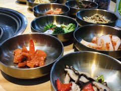 十道正宗韩国小菜-金顺韩式烤肉·网红烤肉店(广利路店)