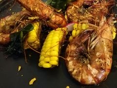 惹味胡椒虾配烤玉米-CHILLAX轻乐时(侨建·Hi City店)