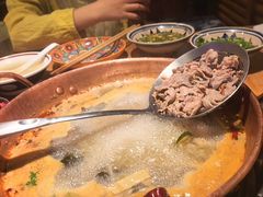 -洱火云南酸菜牛肉火锅(石景山当代商城店)