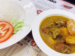 咖喱牛腩-華人 華星冰室(氹仔 店)