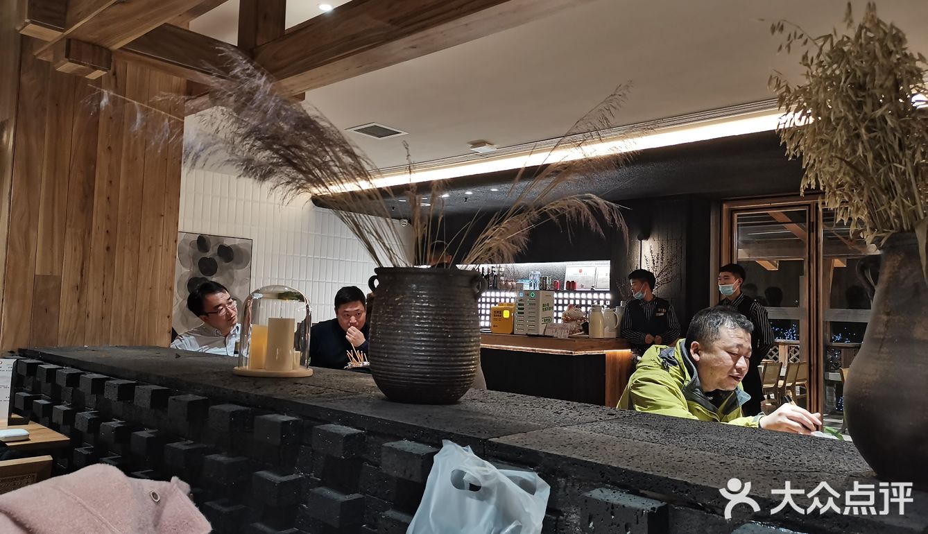 /淡泊明志，独善其身；宁静致远，兼济天下；有缘为引