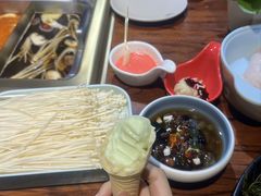 -东巴婆婆云南鱼豆花火锅(大东门店)