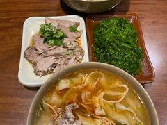 -亮亮面馆(经六路店)