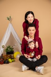 -现代经典婚纱摄影