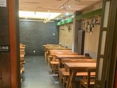-万记麻辣烫国展总店