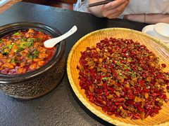 -万重锦·人文川菜馆(骡马市店)